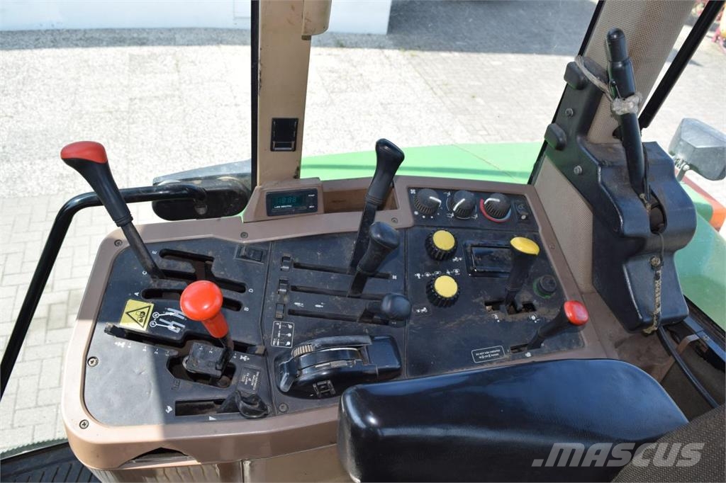 John Deere 7700 Трактори