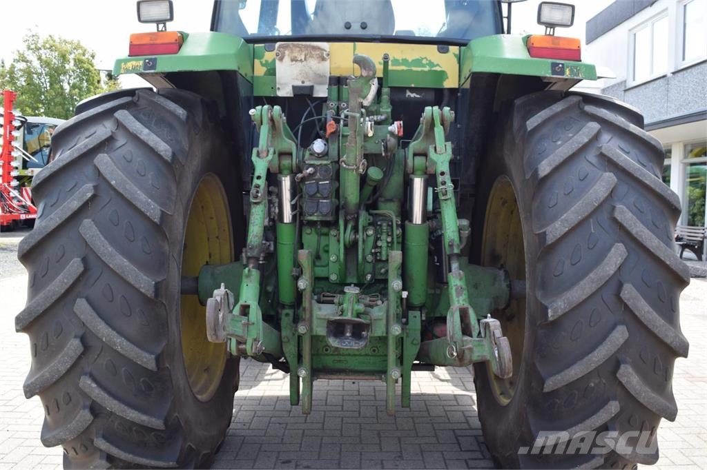 John Deere 7700 Трактори