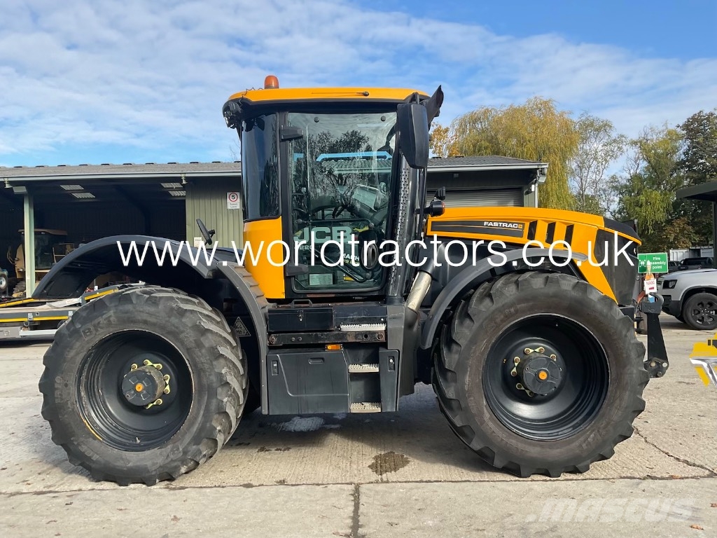 JCB Fastrac 4220 الجرارات
