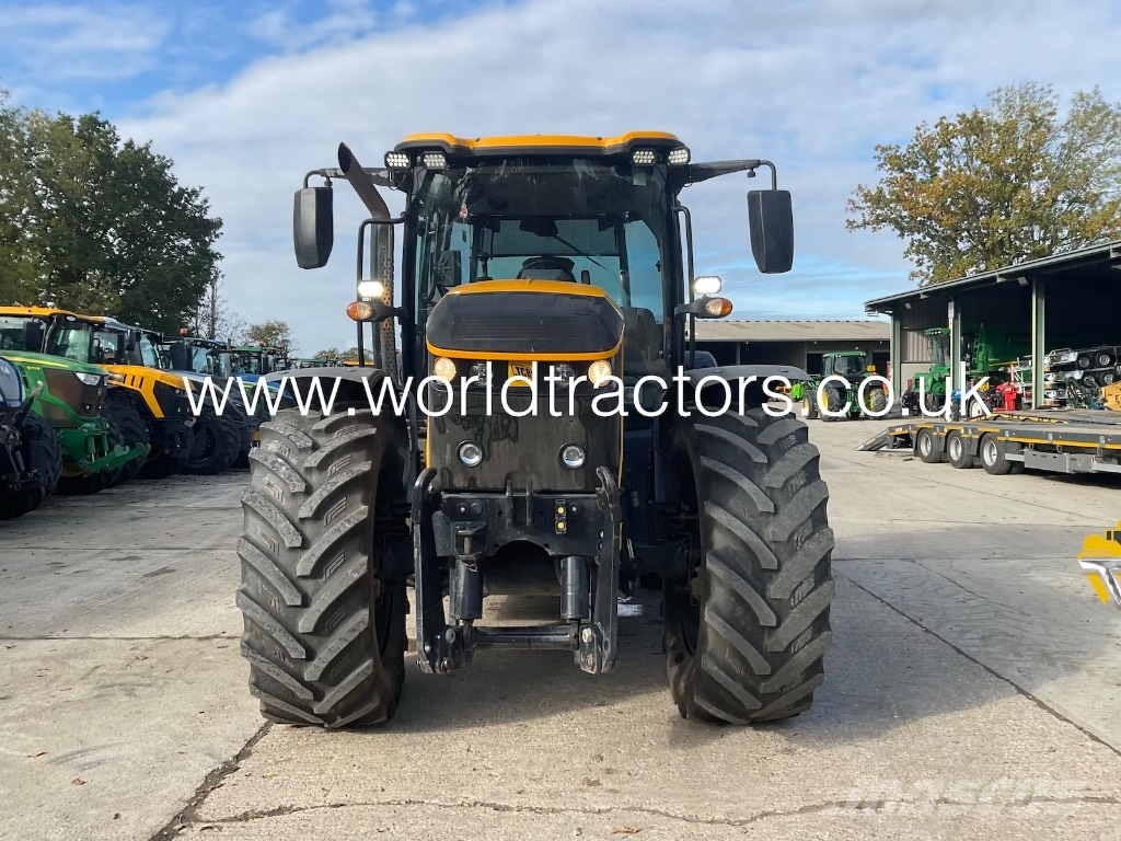 JCB Fastrac 4220 الجرارات