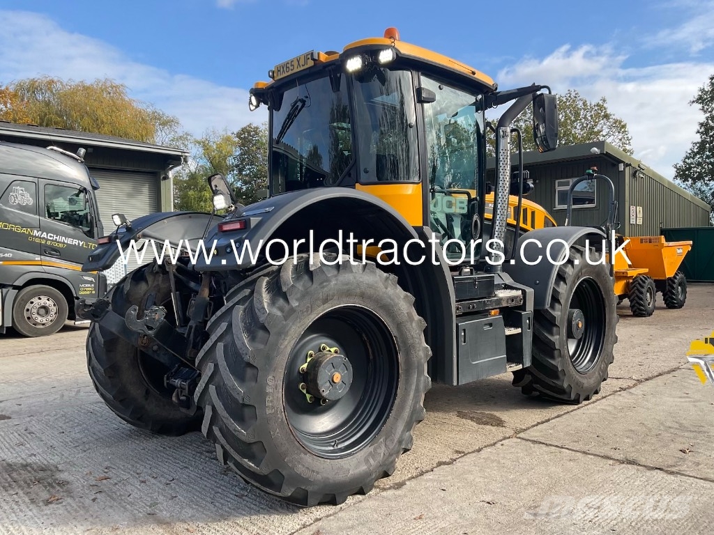 JCB Fastrac 4220 الجرارات