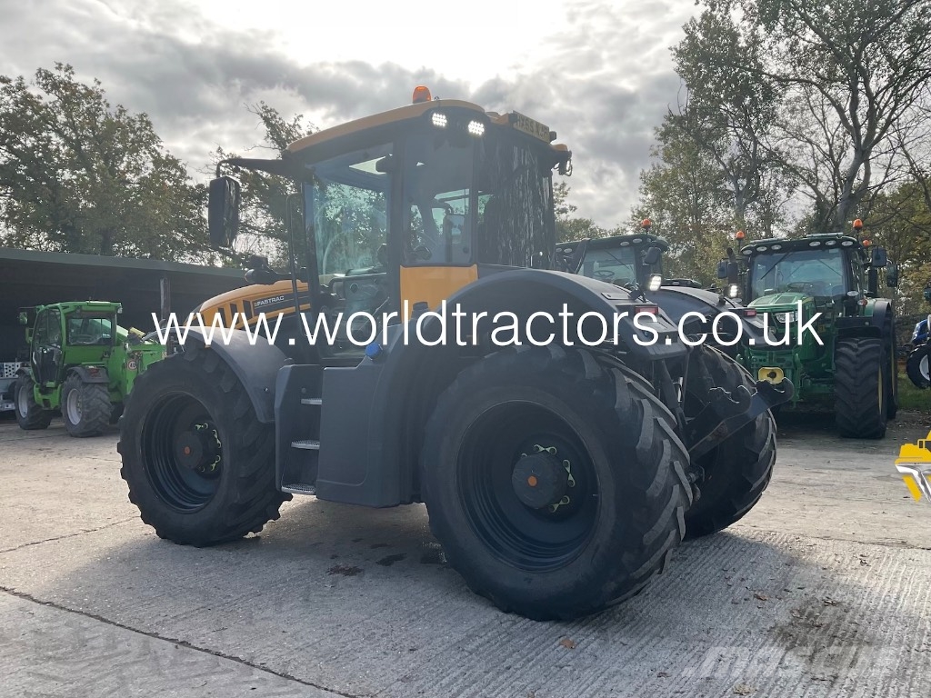 JCB Fastrac 4220 الجرارات