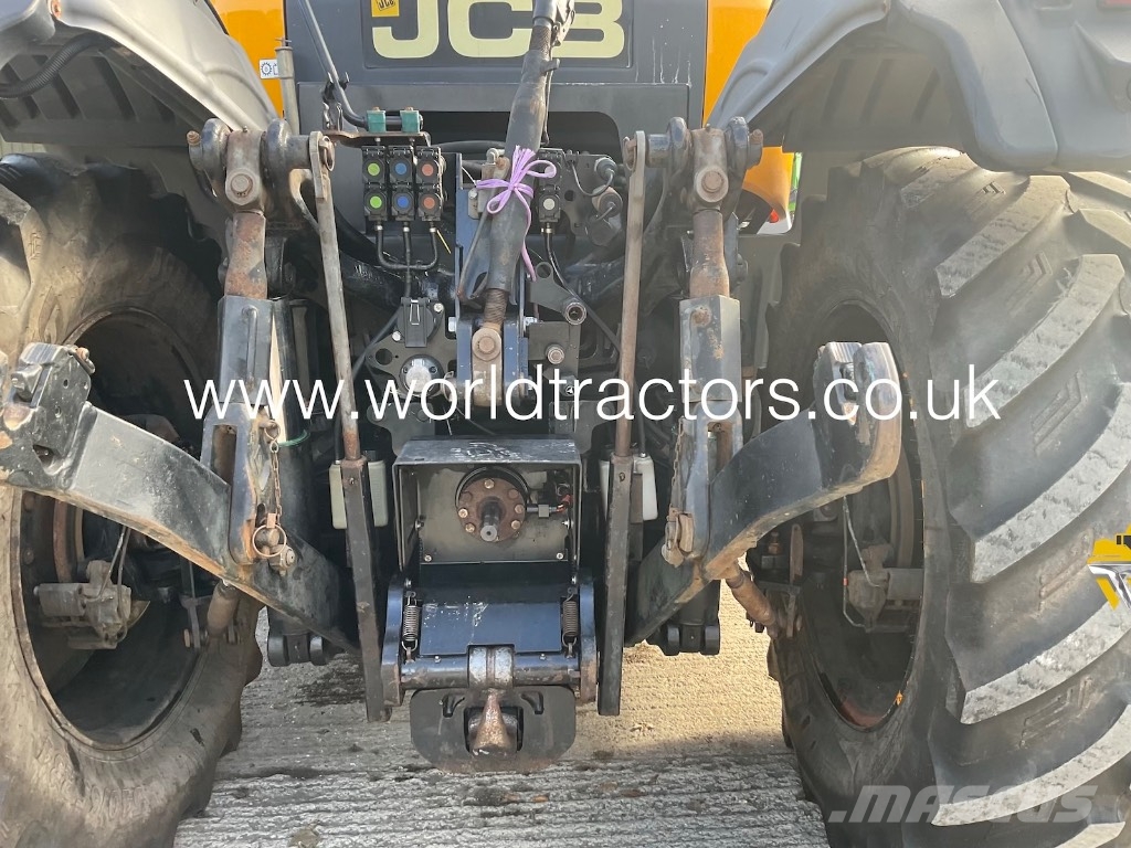 JCB Fastrac 4220 الجرارات