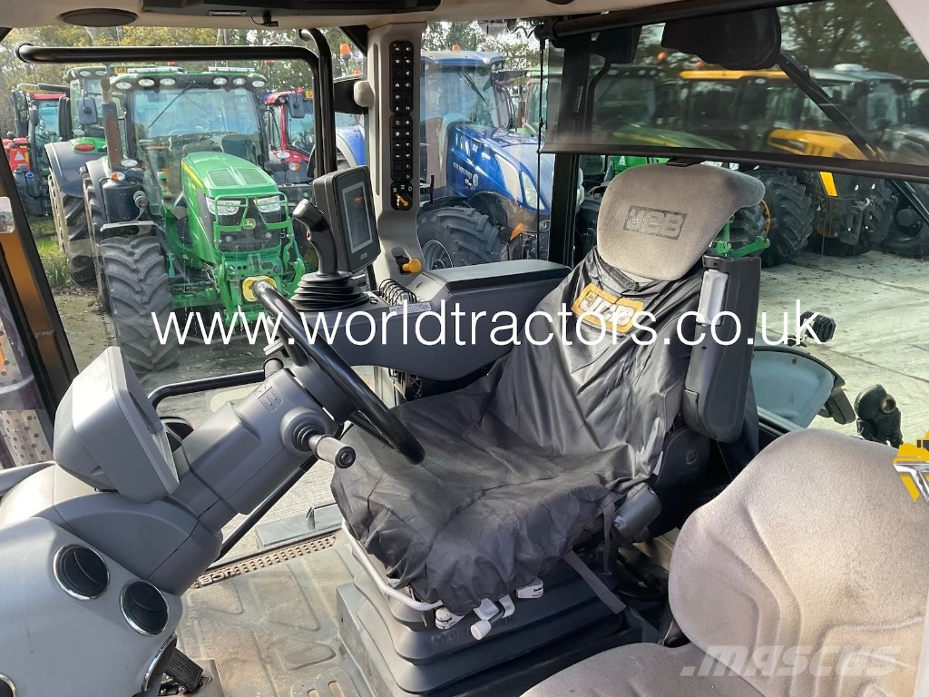 JCB Fastrac 4220 الجرارات