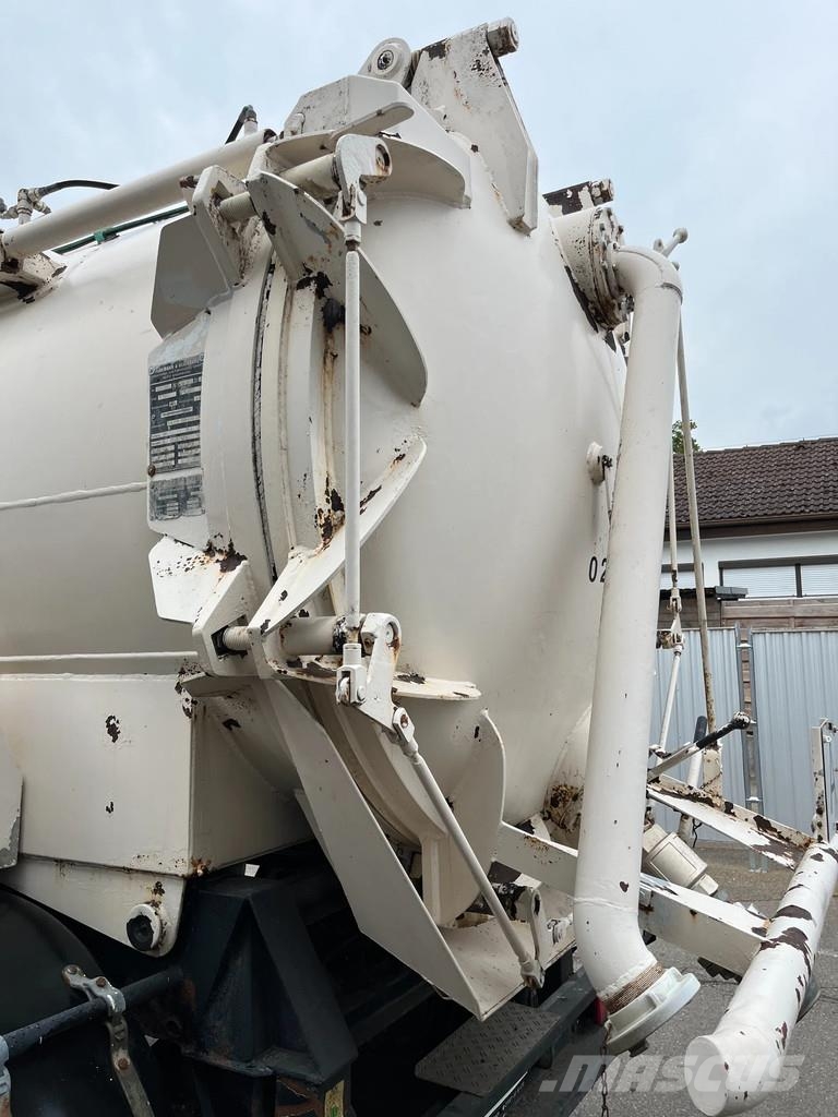 Schwarzmüller SAUG/DRUCKANHÄNGER*12m³*WIEDEMANN&REICHARDT*Hydrau Cisternas