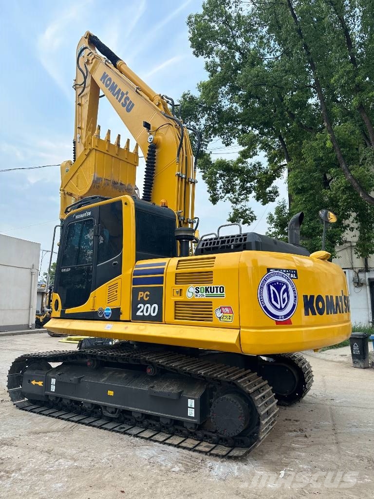 Komatsu PC 200-8N1 Гусеничные экскаваторы