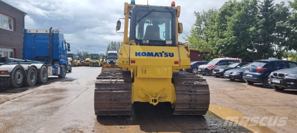 Komatsu D 65 PX-15 E0 Pásové dozery