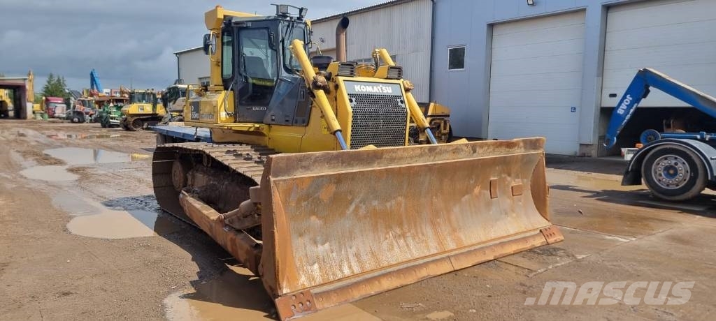 Komatsu D 65 PX-15 E0 Pásové dozery