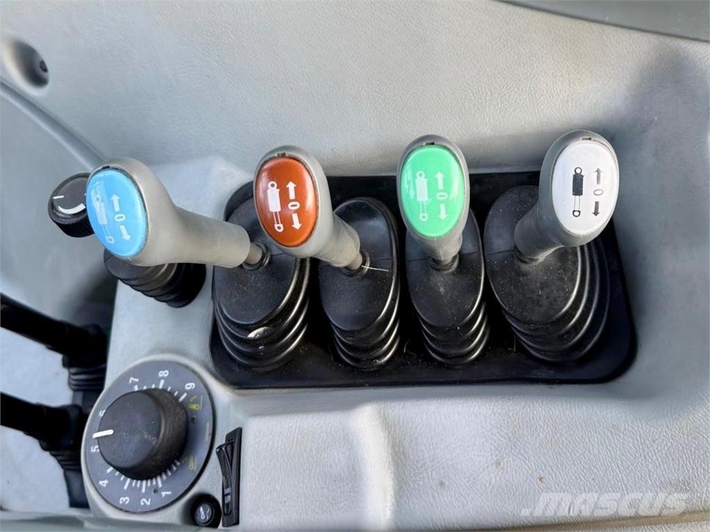 Valtra N143 H3 + FL Ostale poljoprivredne mašine