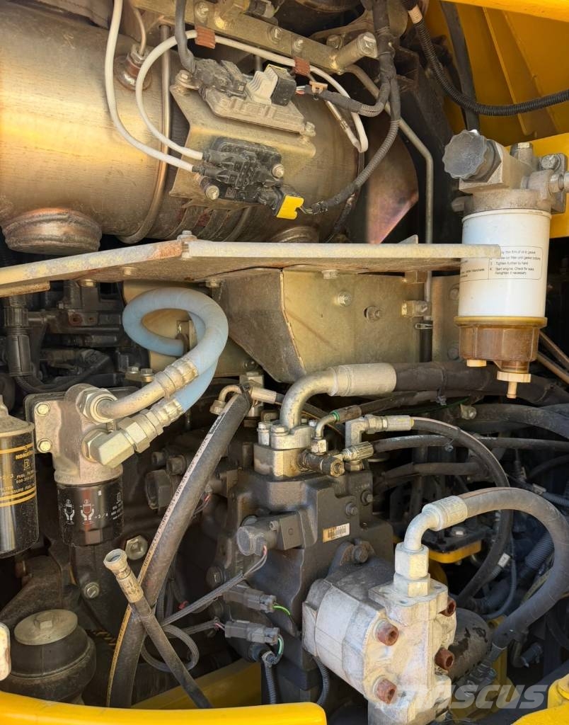 Komatsu PW 118 MR-11 轮式挖掘机