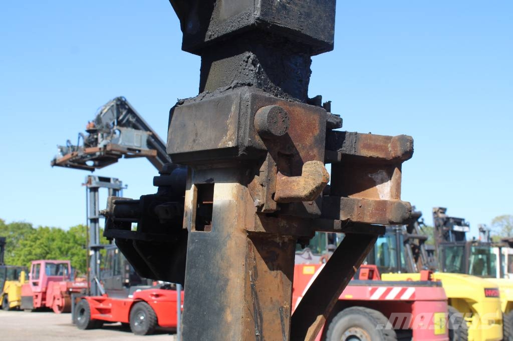 Fantuzzi 20/40 ft spreader SDB100FDD معدات التوزيع