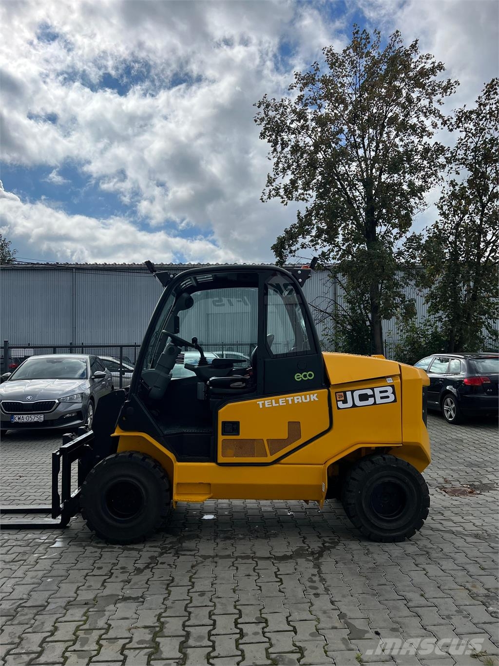 JCB TLT 35D مناولات متداخلة