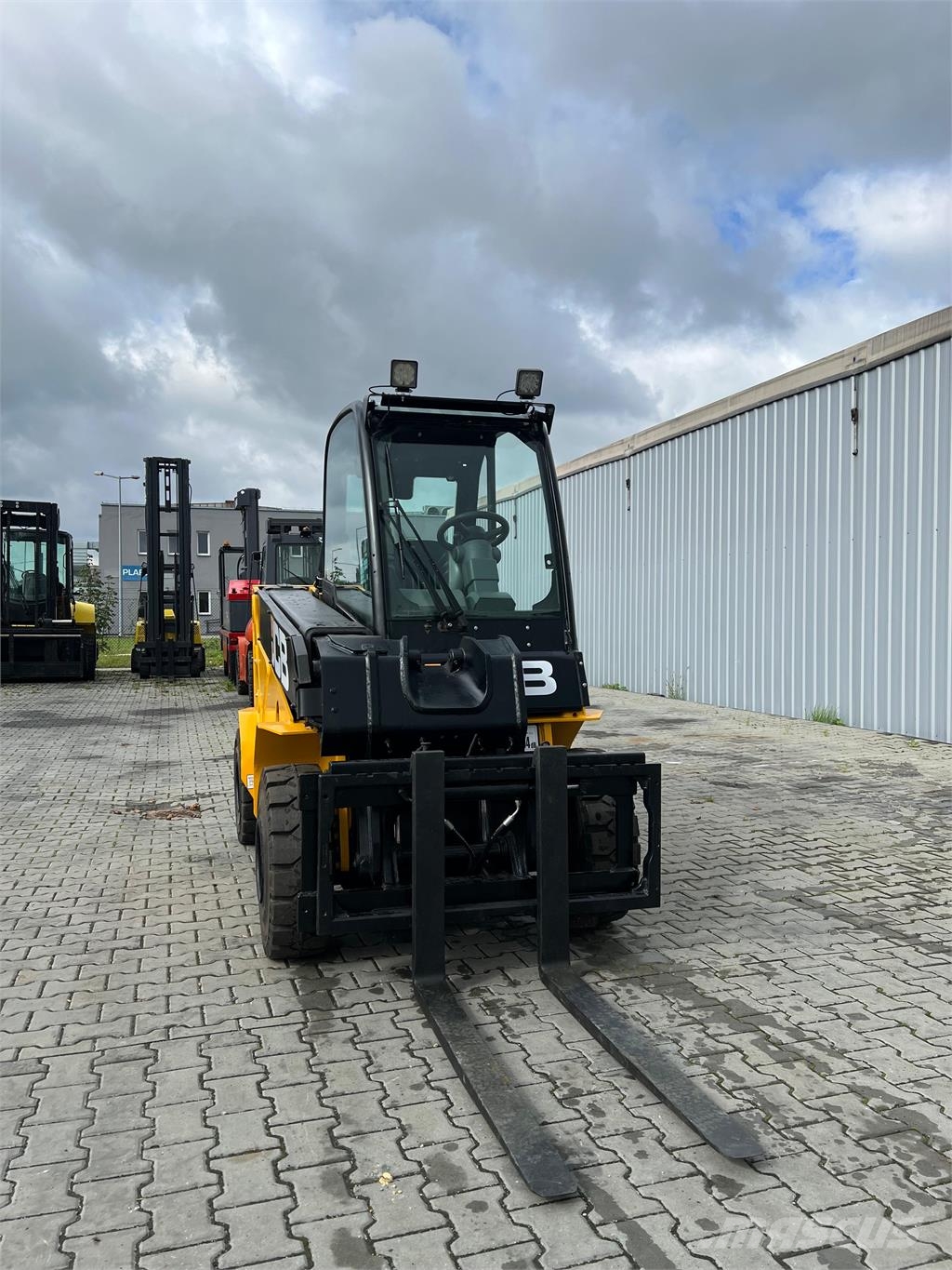 JCB TLT 35D مناولات متداخلة