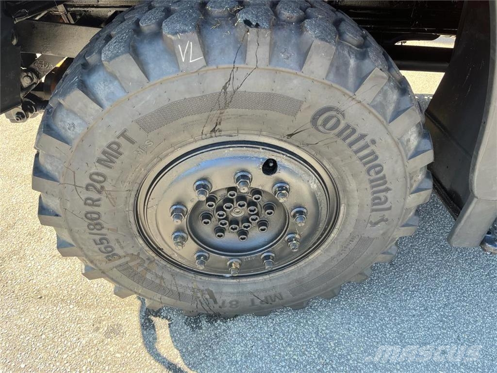 Mercedes-Benz Unimog U 400 6 Zylinder Andere Fahrzeuge