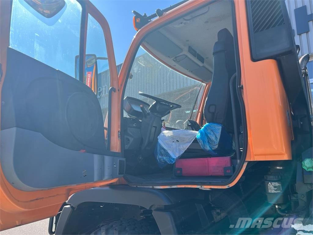 Mercedes-Benz Unimog U 400 6 Zylinder Andere Fahrzeuge