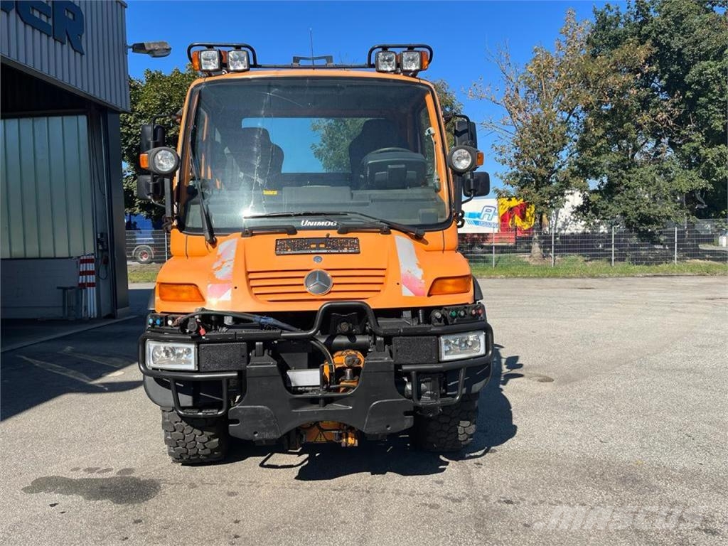 Mercedes-Benz Unimog U 400 6 Zylinder Andere Fahrzeuge