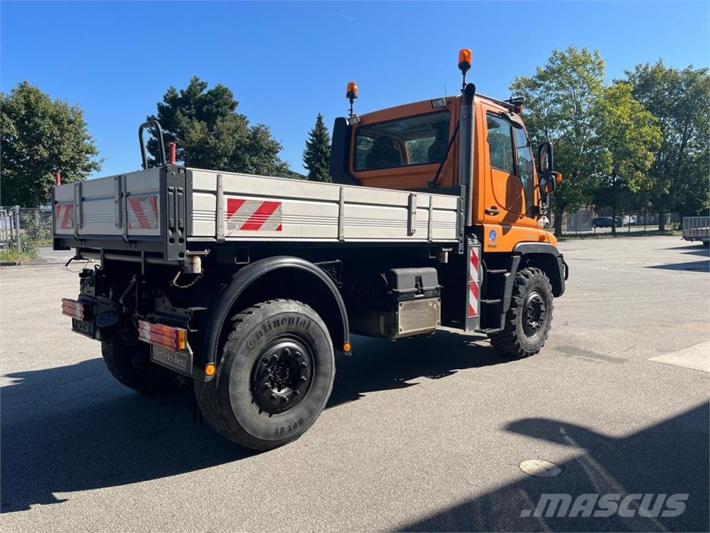 Mercedes-Benz Unimog U 400 6 Zylinder Andere Fahrzeuge