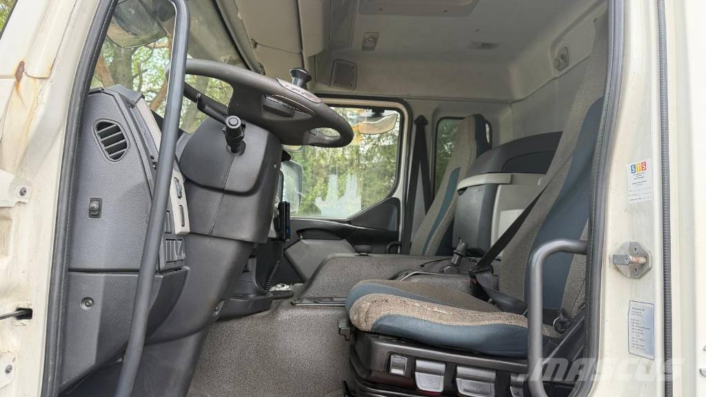 Volvo FE 320 Camiones con caja de remolque