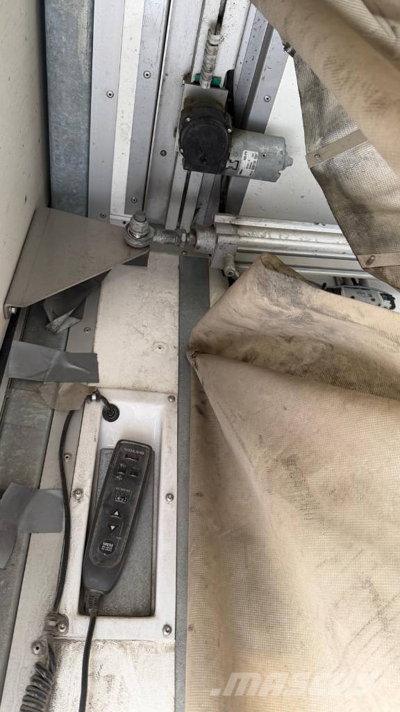 Volvo FE 320 Camiones con caja de remolque
