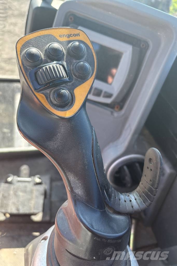 JCB 86 C-1 eco med 8 redskap, Få timmar 中型挖掘机