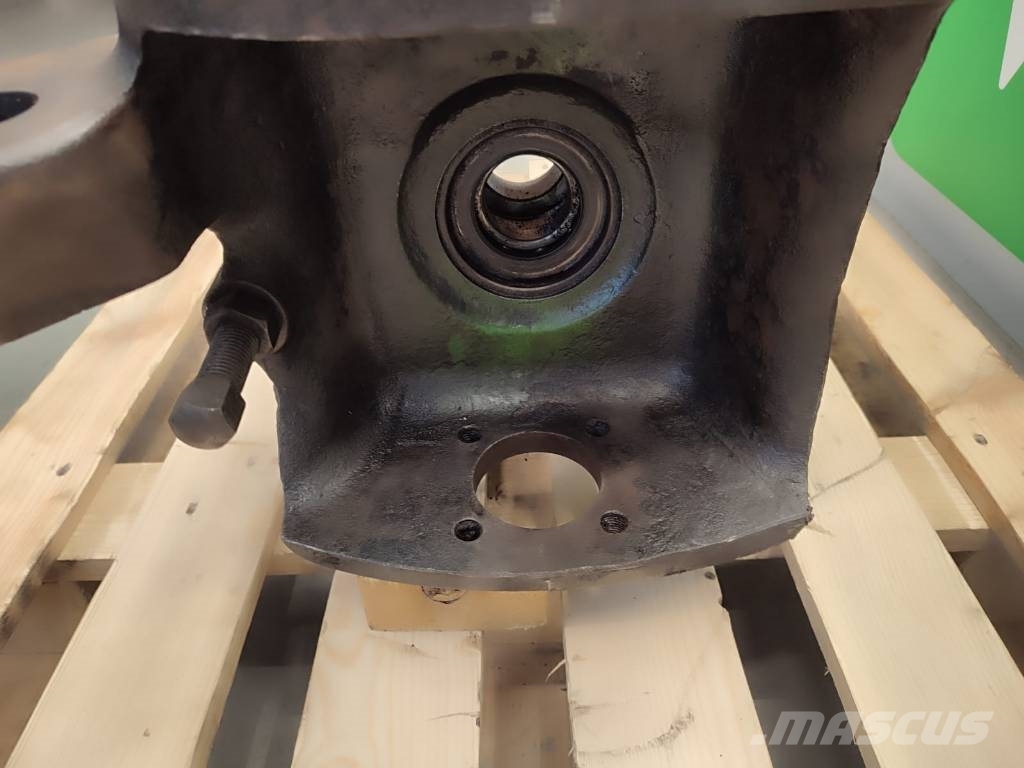 John Deere Hub knuckle R122559 JOHN DEERE 7810 Alváz és felfüggesztés