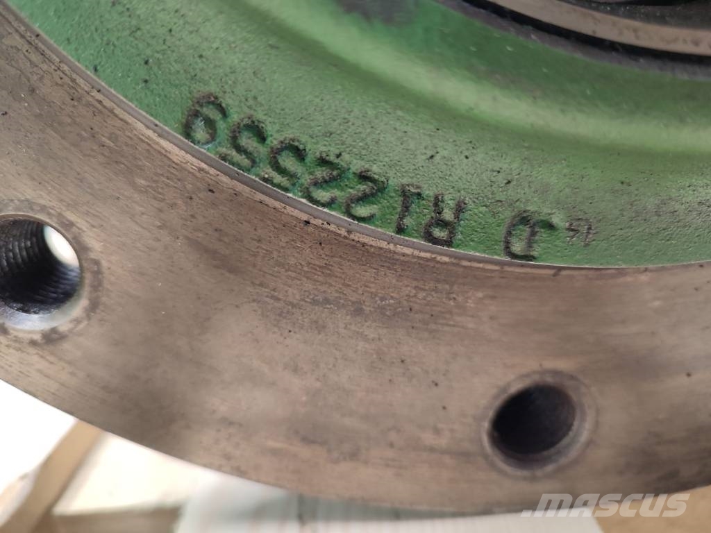 John Deere Hub knuckle R122559 JOHN DEERE 7810 Alváz és felfüggesztés