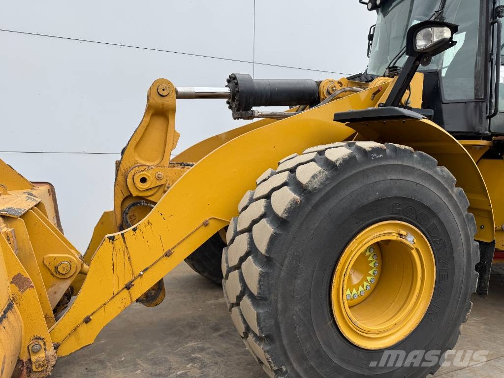 CAT 972M - Weight System / Auto Greasing / Camera 轮式装载机