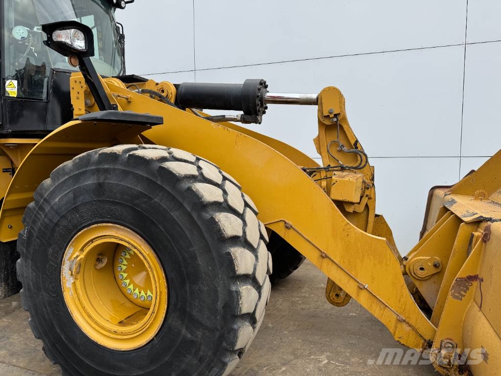 CAT 972M - Weight System / Auto Greasing / Camera 轮式装载机