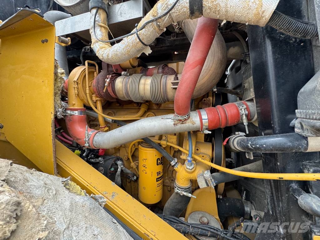 CAT 972M - Weight System / Auto Greasing / Camera 轮式装载机