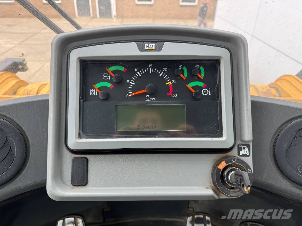 CAT 972M - Weight System / Auto Greasing / Camera 轮式装载机