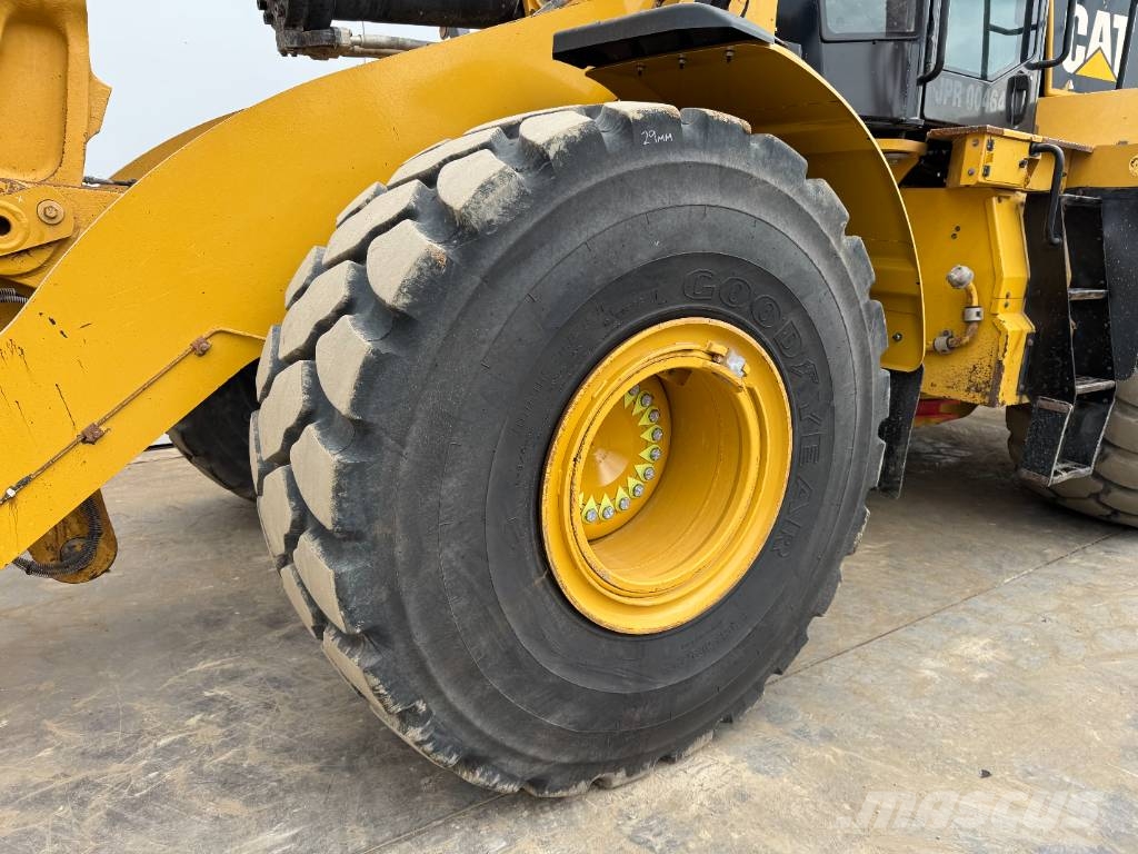 CAT 972M - Weight System / Auto Greasing / Camera 轮式装载机