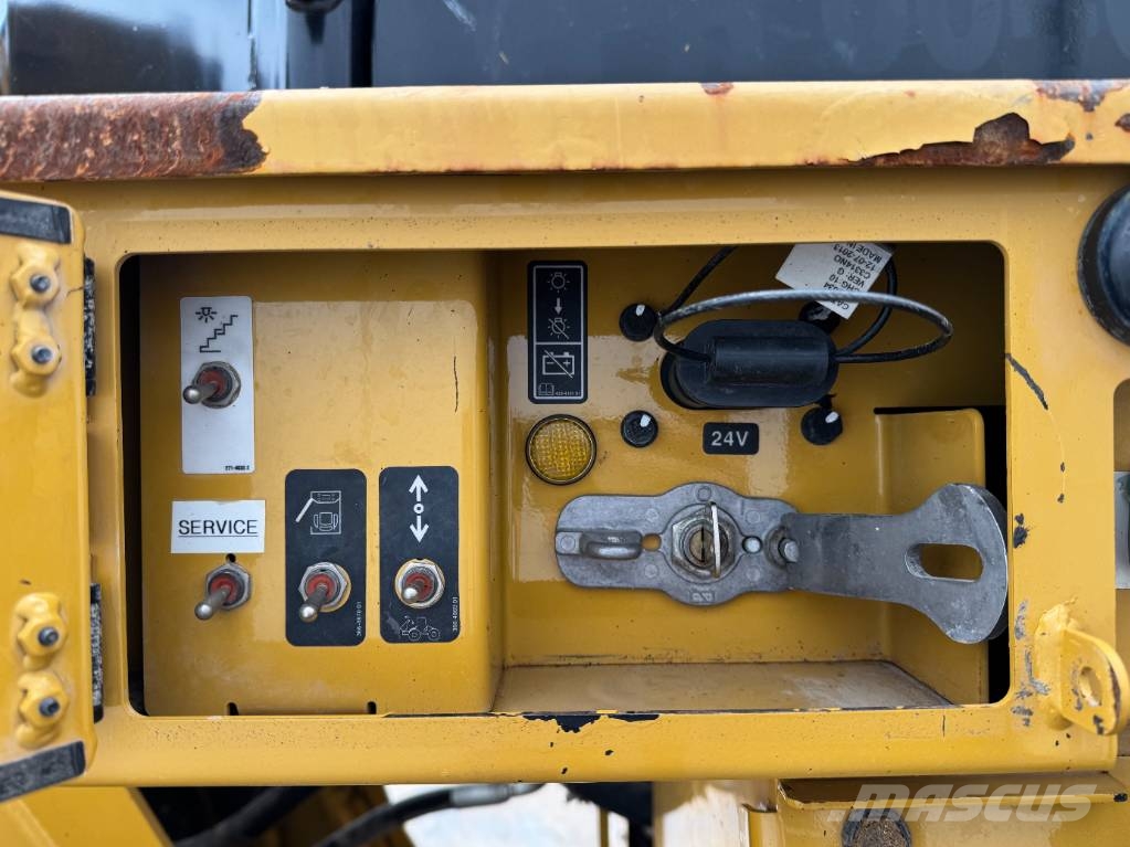 CAT 972M - Weight System / Auto Greasing / Camera 轮式装载机