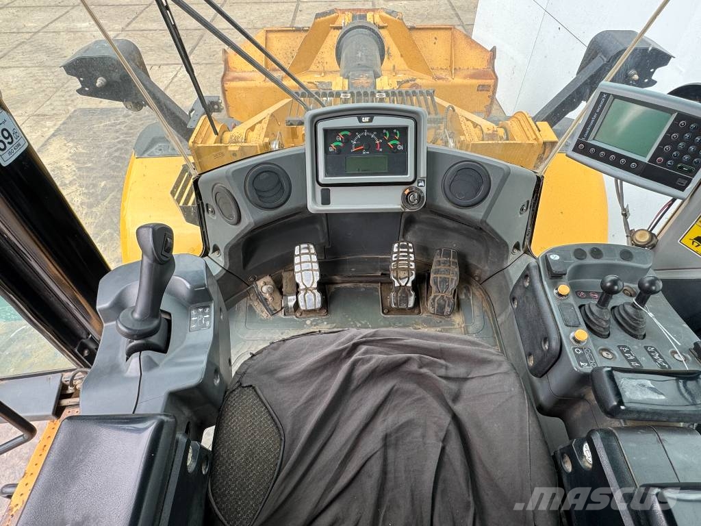 CAT 972M - Weight System / Auto Greasing / Camera 轮式装载机
