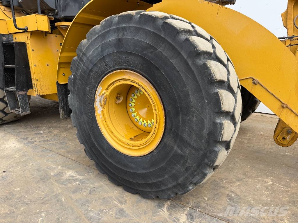 CAT 972M - Weight System / Auto Greasing / Camera 轮式装载机