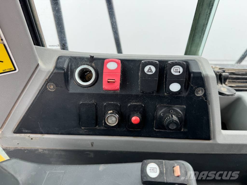 CAT 972M - Weight System / Auto Greasing / Camera 轮式装载机