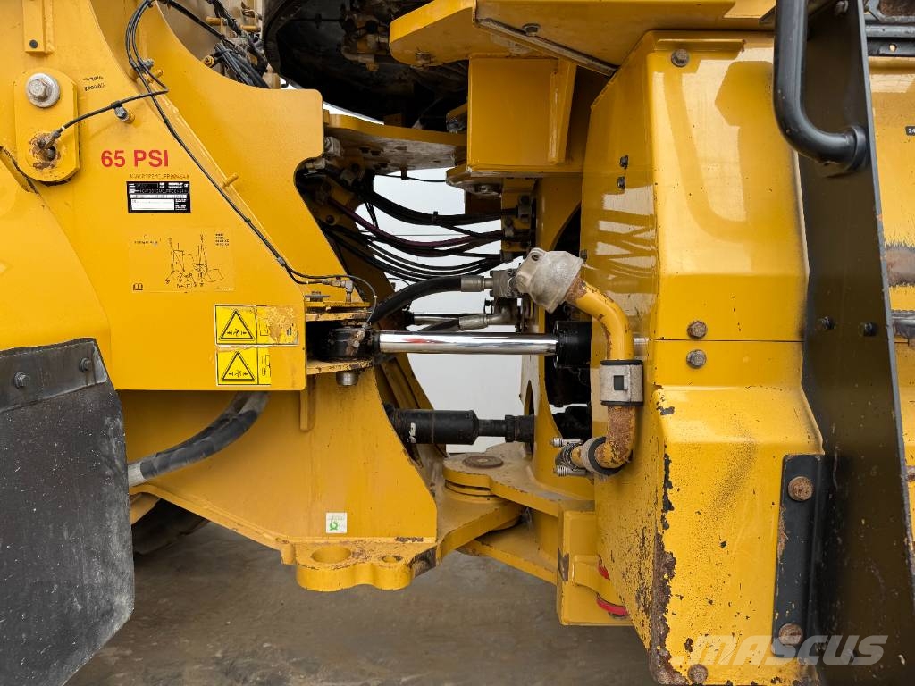 CAT 972M - Weight System / Auto Greasing / Camera 轮式装载机