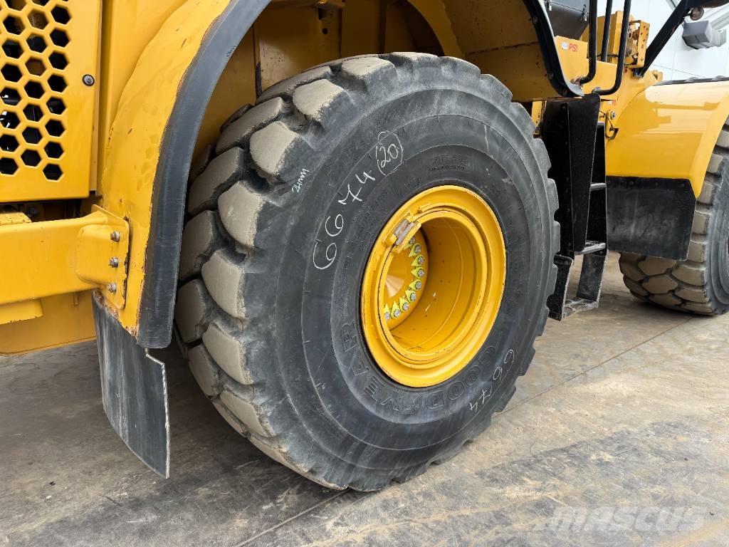 CAT 972M - Weight System / Auto Greasing / Camera 轮式装载机