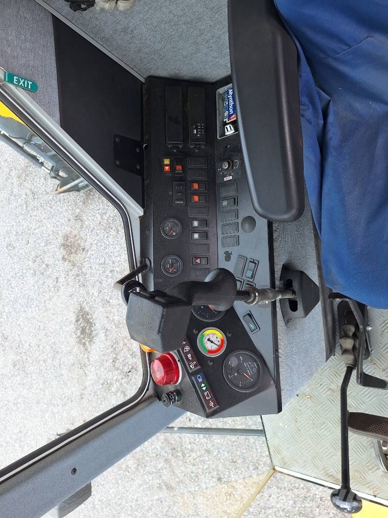 Sampo-Rosenlew 2045 HT 聯合收穫機