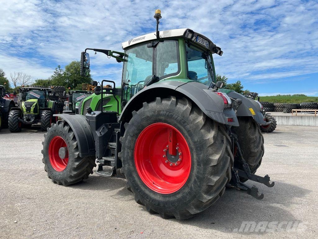 Fendt 824 PROFI+ Трактори