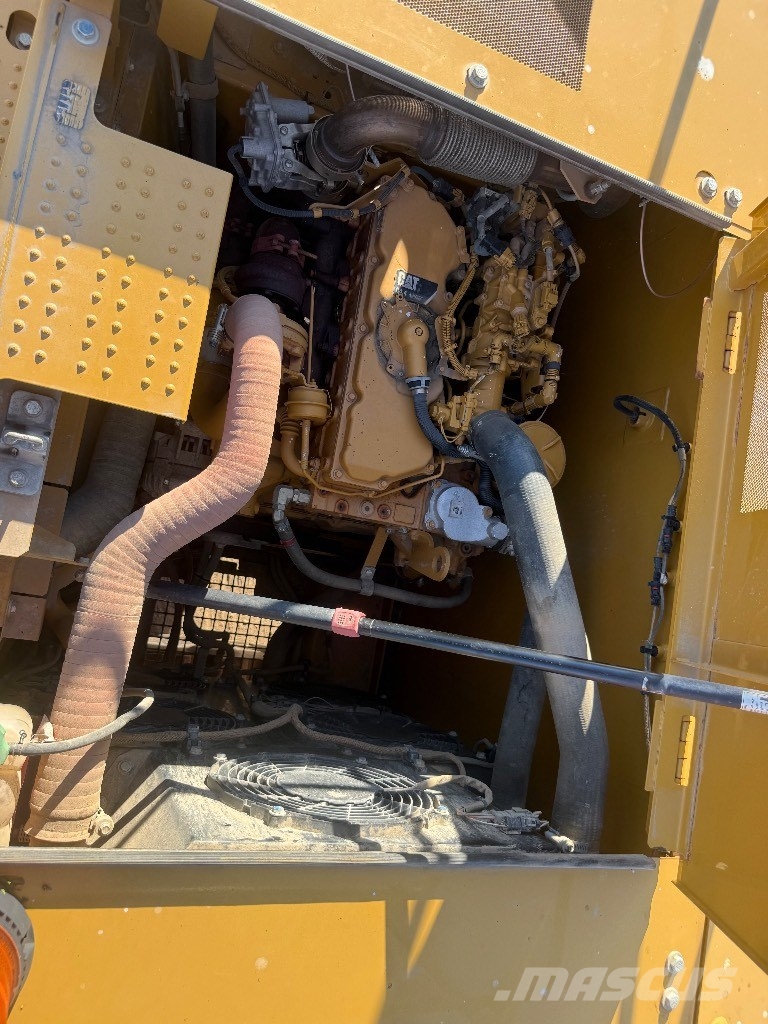 CAT 320 Crawler excavators