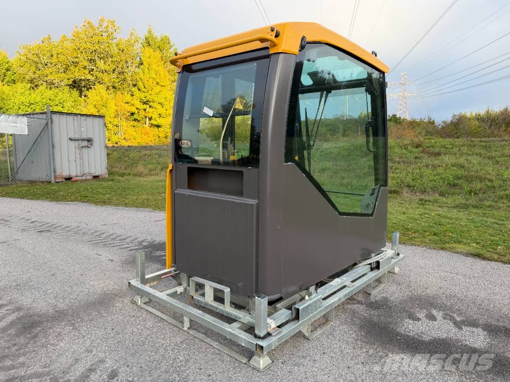 Volvo hytt – simulatorhytt / reservdelshytt Kabiny a interiér
