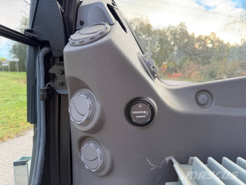 Volvo hytt – simulatorhytt / reservdelshytt Kabiny a interiér