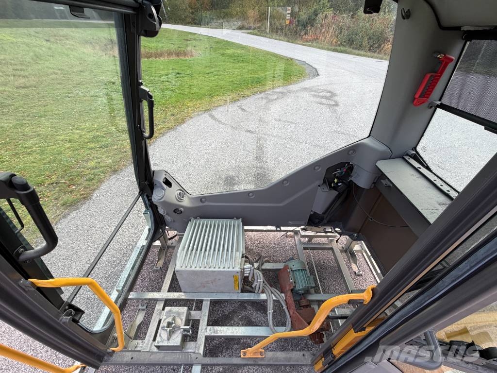 Volvo hytt – simulatorhytt / reservdelshytt Kabiny a interiér