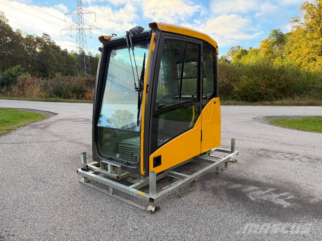 Volvo hytt – simulatorhytt / reservdelshytt Kabiny a interiér