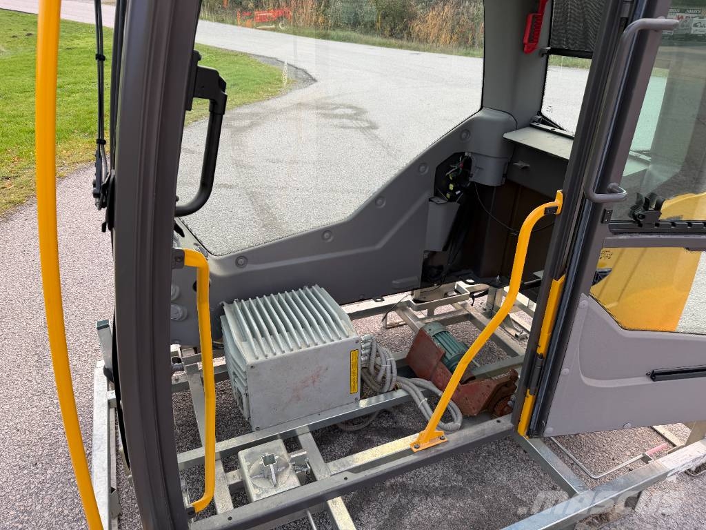 Volvo hytt – simulatorhytt / reservdelshytt Kabiny a interiér