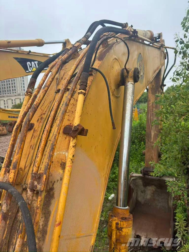 CAT 320 B 대형 굴삭기 29톤 이상