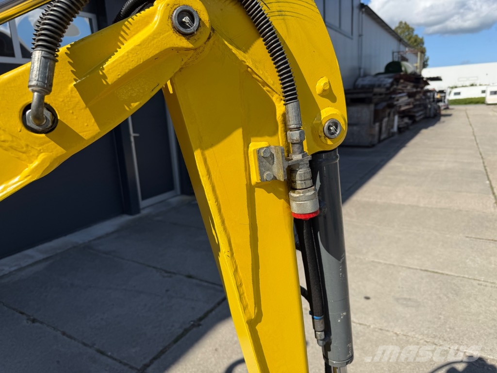 Wacker Neuson 803 Miniescavatori