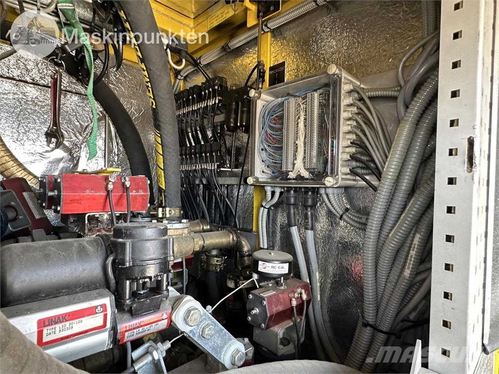 Volvo F12 4X4 Dubbelhytt Otros camiones