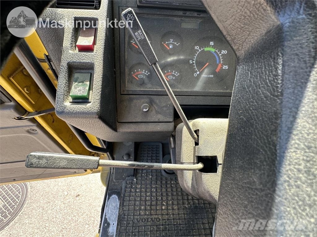 Volvo F12 4X4 Dubbelhytt Otros camiones