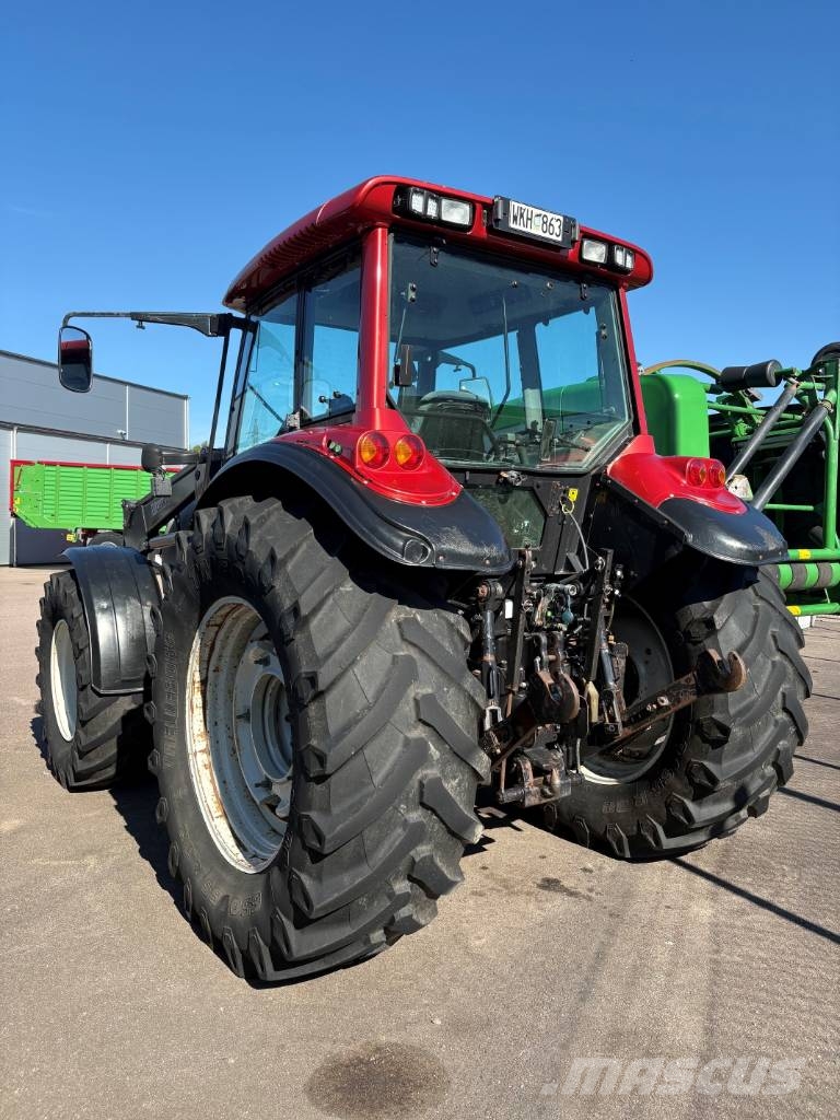Valtra M 150-4 Traktori